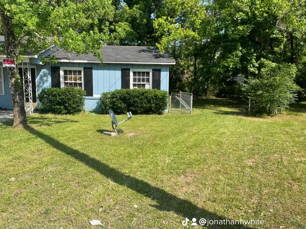 Professional lawn care service experts serving Mobile, AL - Blizzard’s Landscaping & Assembly