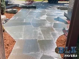Reliable lawn care service in Des Moines, WA - BLK Pavers