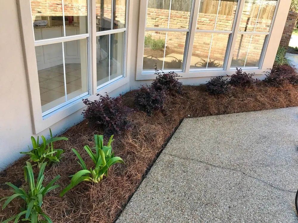 Professional garden landscaping in Greenwell Springs, LA by Blocker Tree & Landscape