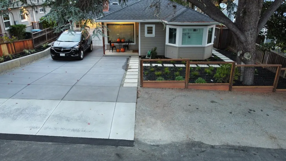 Professional lawn mowing service experts serving West Menlo Park, CA - Bloom and Lawn Landscape