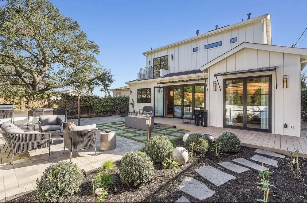 Custom residential landscaping for homes in West Menlo Park, CA by Bloom and Lawn Landscape