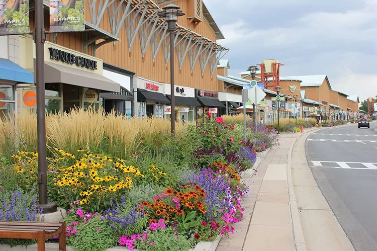 Local residential landscaping with custom design in Englewood, CO by Bloom Floralscapes