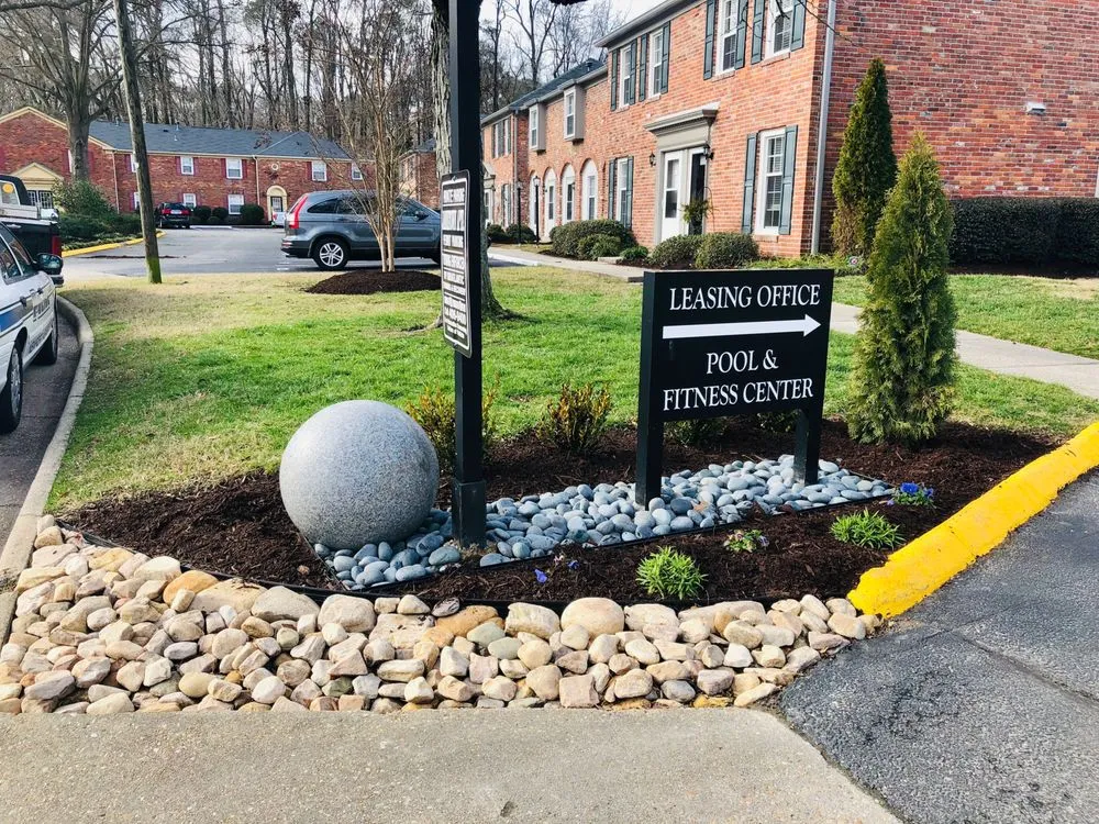 Expert outdoor landscaping experts serving Yorktown, VA - Bloom Lawn + Landscaping