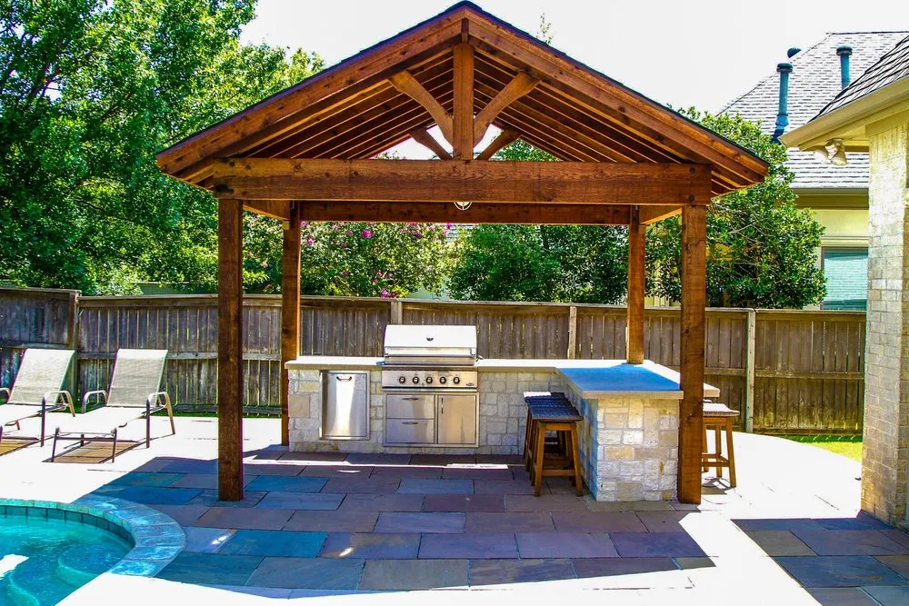 Custom outdoor landscaping experts serving Grapevine, TX - Blooming Colors Nursery