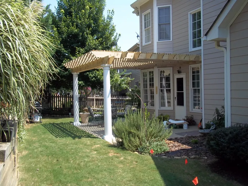 Expert yard maintenance for homes in Mableton, GA by Bloom'n Gardens Landscape