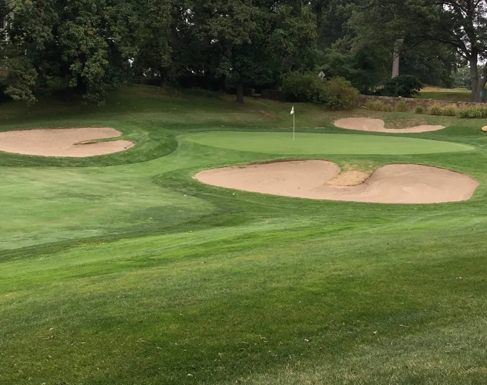 Top-rated yard maintenance in Stratford, CT - Blooms Landscaping