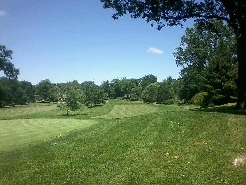 Expert lawn mowing service experts serving Stratford, CT - Blooms Landscaping