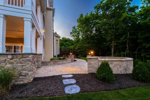 Blouch's Landscaping Logo