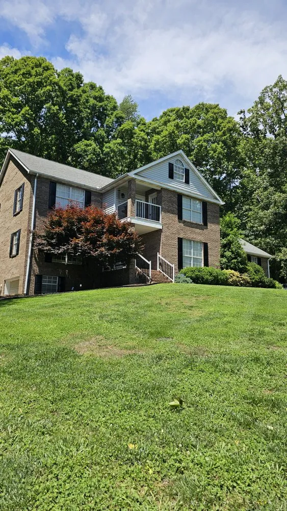 Professional outdoor landscaping in Louisville, TN by Blount Mowing