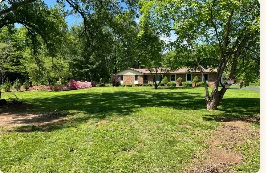 Reliable garden landscaping for homes in Louisville, TN by Blount Mowing