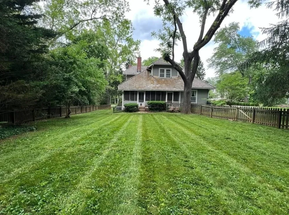 Expert outdoor landscaping in Louisville, TN by Blount Mowing