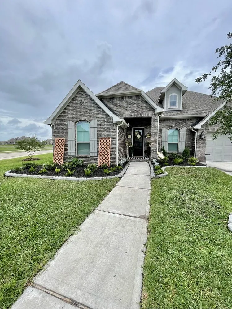 Top-rated residential landscaping experts serving San Leon, TX - BLT Landscapes