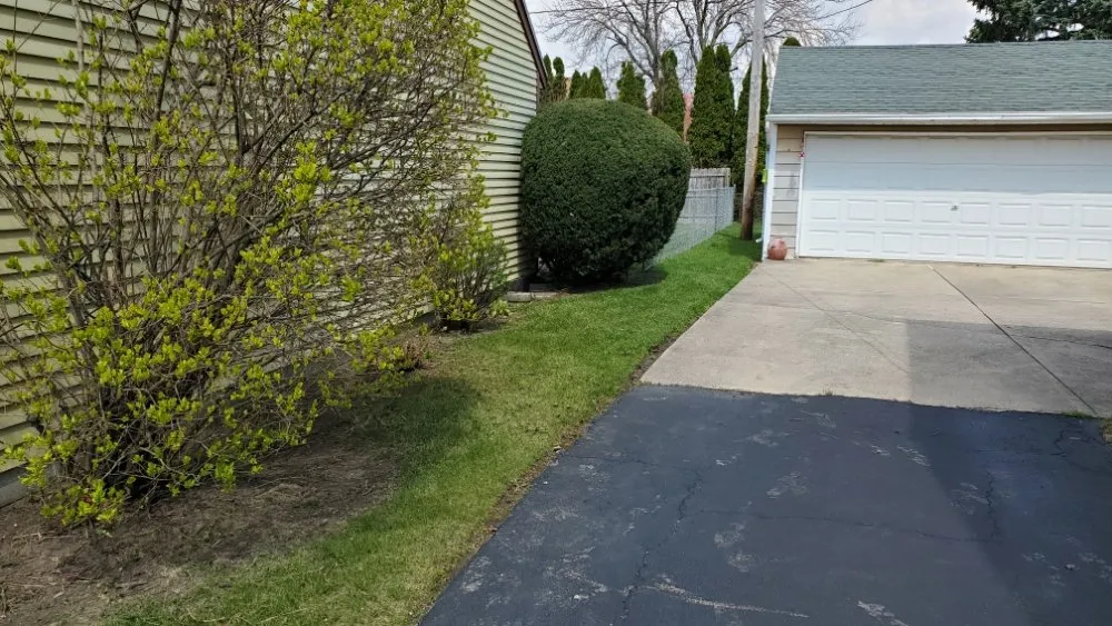 Professional landscaping services for year-round maintenance in Toledo, OH by Blu-Sky Property Services