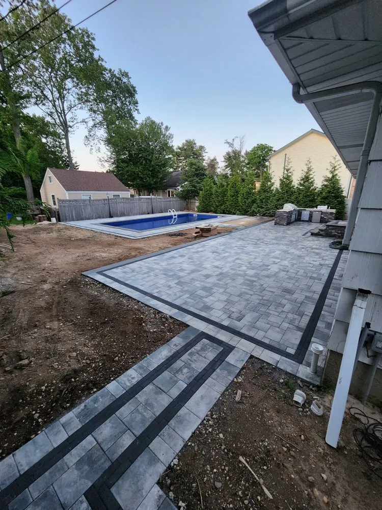 Expert garden landscaping in Bay Shore, NY - Blue Bay Outdoor Solutions