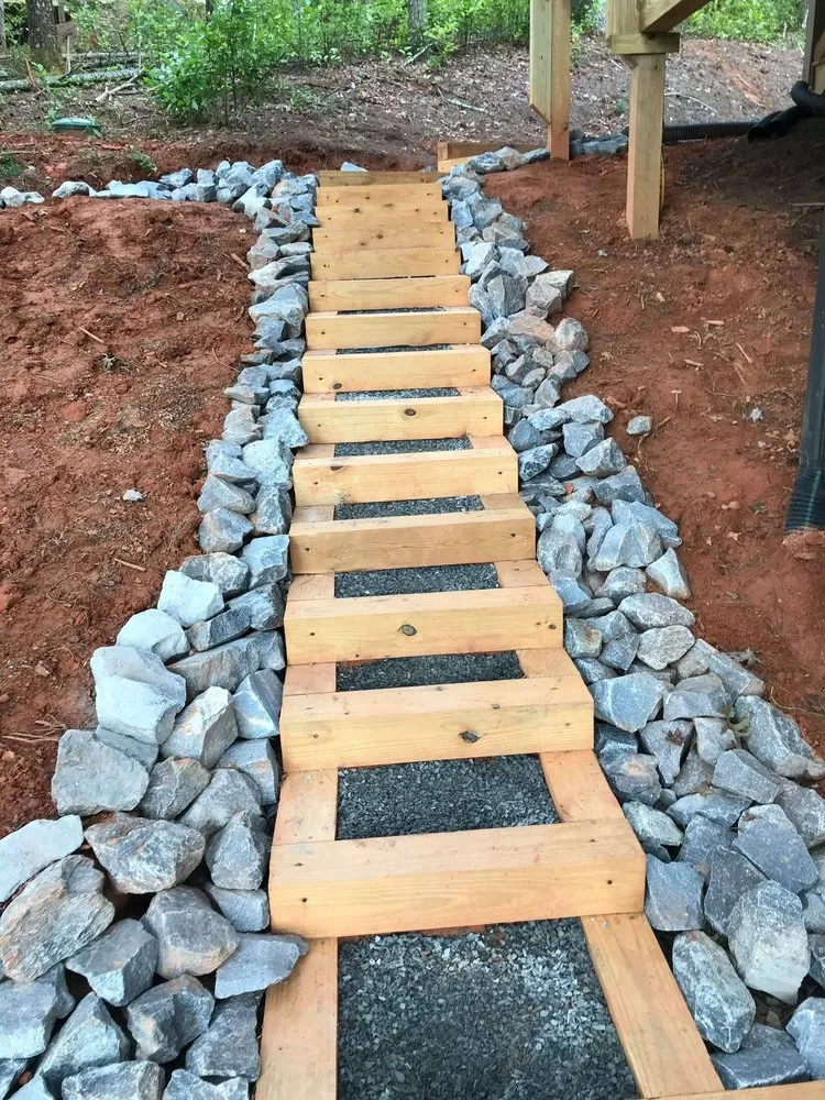 Reliable garden landscaping for beautiful yards in Blue Ridge, GA by Blue Bird Landscaping Company