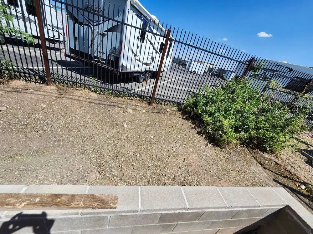 Affordable lawn care service experts serving Tucson, AZ - Blue Cactus Landscaping