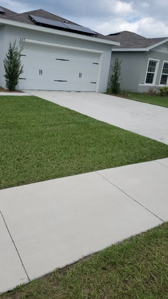 Trusted lawn care service experts serving Winter Haven, FL - Blue Comet Services