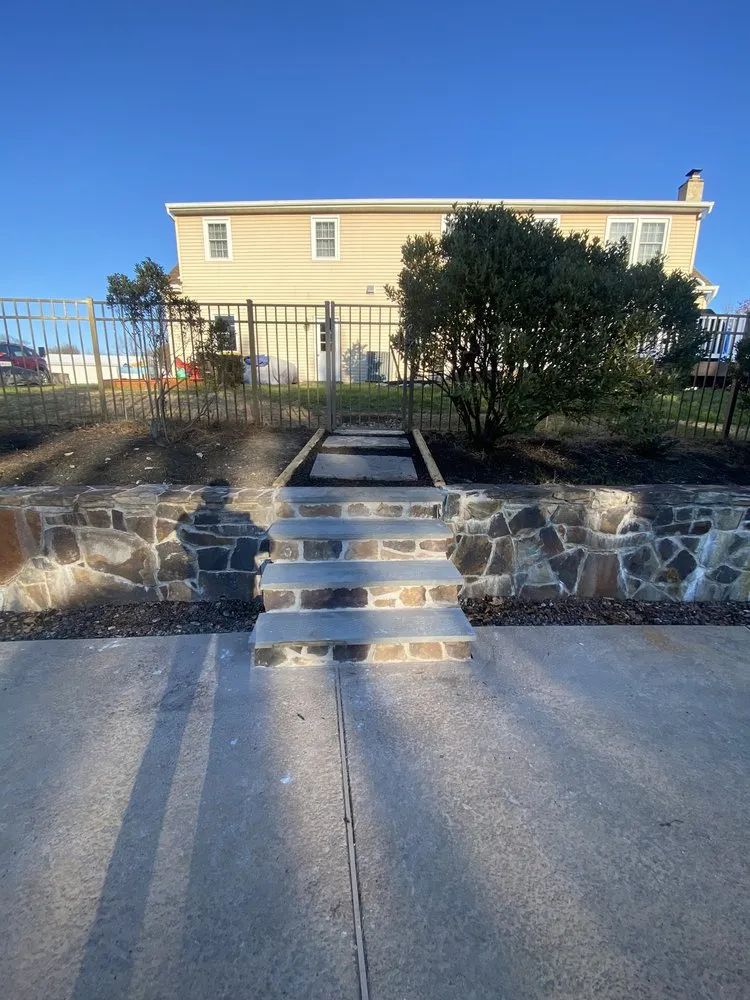 Professional yard maintenance in Sellersville, PA - Blue Diamond hardscape & Landscape