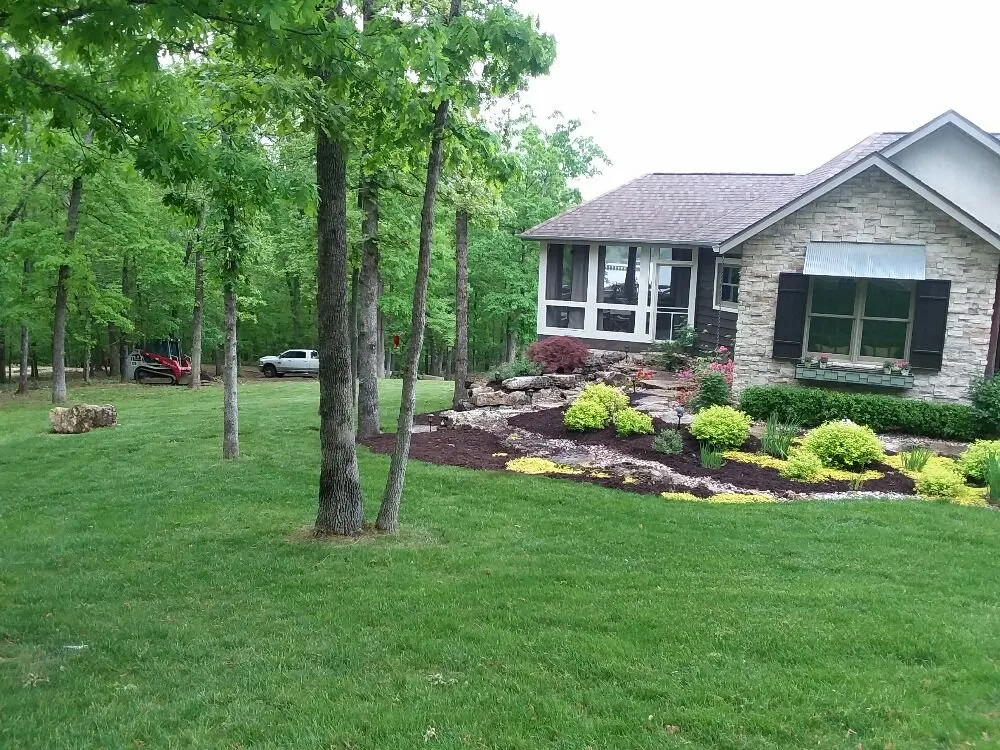 Top-rated lawn care service in Rueter, MO - Blue Diamond
