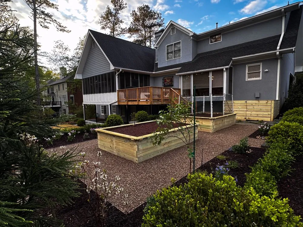 Expert yard maintenance in Powder Springs, GA - Blue Fossill