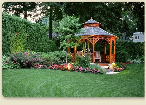Professional residential landscaping in Ivyland, PA by Blue Grass Lawn Service