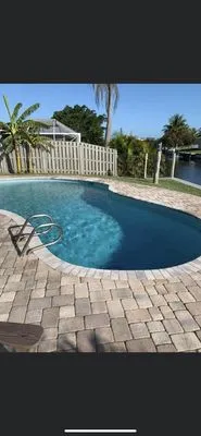 Blue Green Pool and Lawn Care Logo