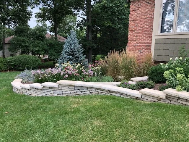 Custom landscape design experts serving Sugar Grove, IL - Blue Hills