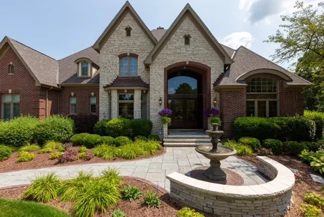 Expert garden landscaping experts serving Sugar Grove, IL - Blue Hills