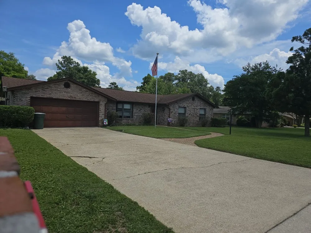 Expert landscaping services in Gonzalez, FL - Blue Horizon Home Care