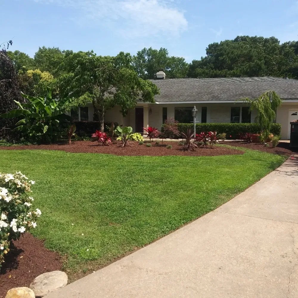 Top-rated yard cleanup service in Chesapeake, VA by Blue Leaf Landscaping