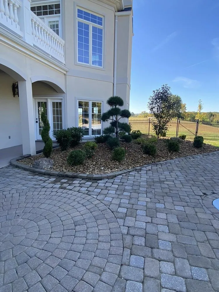 Local yard maintenance in Lebanon, TN - Blue Leaf Landscaping