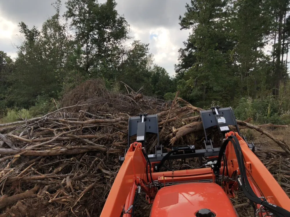 Professional garden landscaping in Travelers Rest, SC by Blue Line Grind