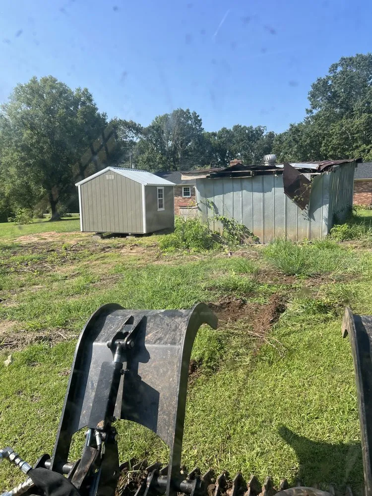 Affordable yard cleanup service for beautiful yards across Clifton, SC - Blue Line Services