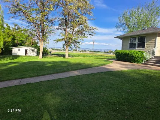 Blue Mountain Landscaping Logo