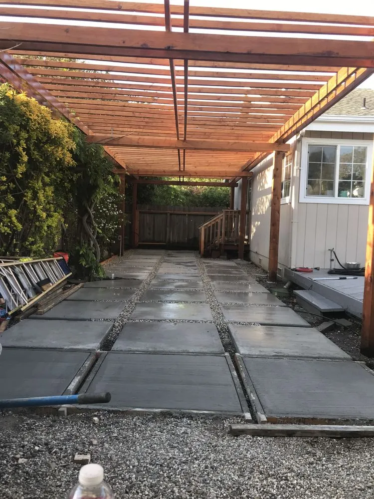 Reliable yard maintenance for year-round maintenance across Menlo Park, CA - Blue Oak Landscaping