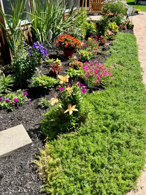 Custom garden landscaping for residential properties in Hilliard, OH by Blue Oak Patio & Landscape