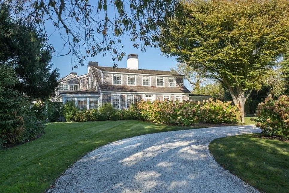 Expert lawn care service near you in Greenland, NH by Blue Ox Services Landscape Construction