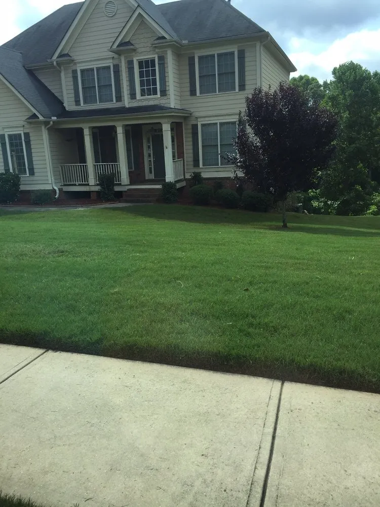 Top-rated garden landscaping for outdoor upgrades across Gainesville, GA - Blue Ribbon Lawn Care