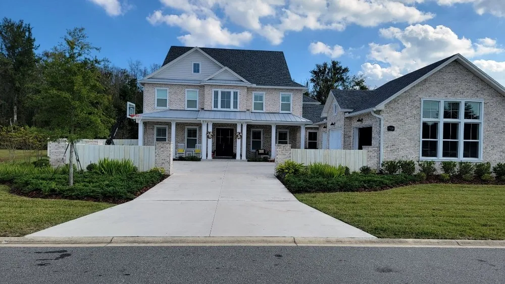 Expert yard maintenance with custom design in Jacksonville, FL by Blue Ridge Landscape & Maintenance