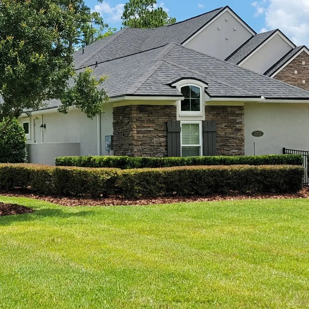 Affordable yard cleanup service in Jacksonville, FL by Blue Ridge Landscape & Maintenance