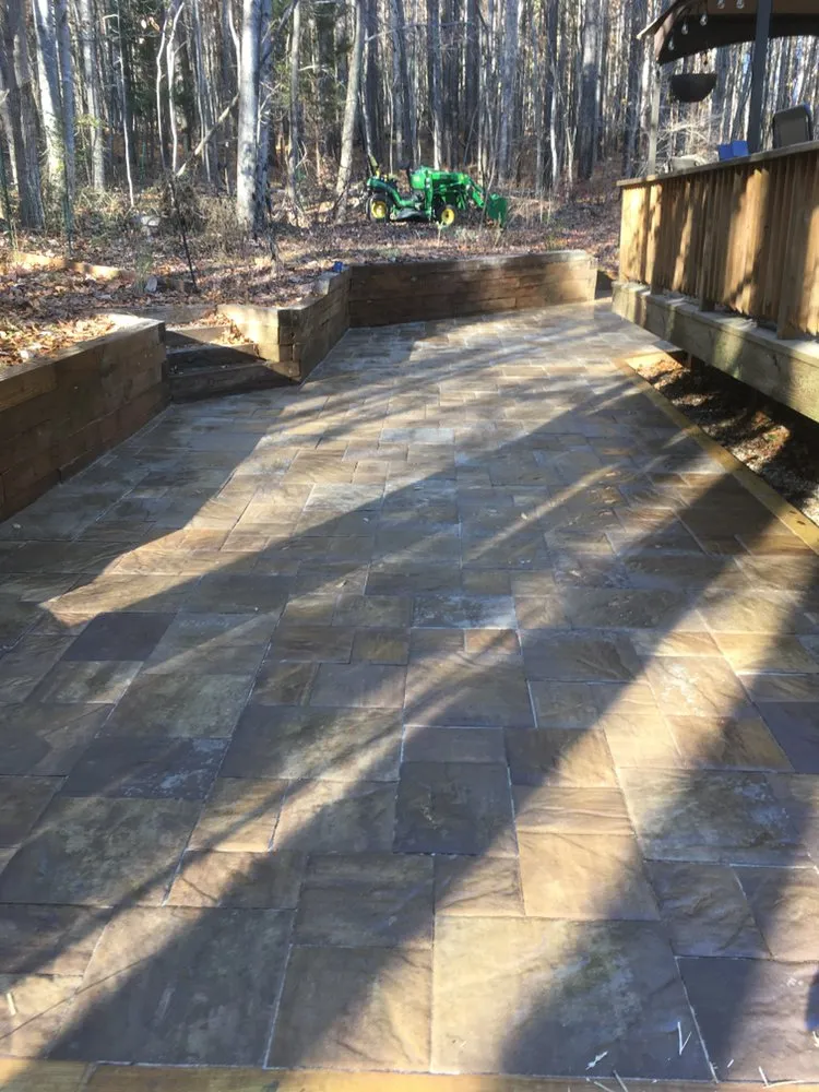 Reliable landscaping services for beautiful yards in Fredericksburg, VA by Blue Ridge Landscaping