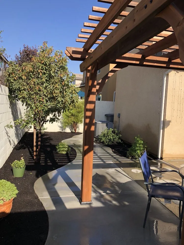 Expert lawn mowing service experts serving Sanger, CA - Blue River Landscaping