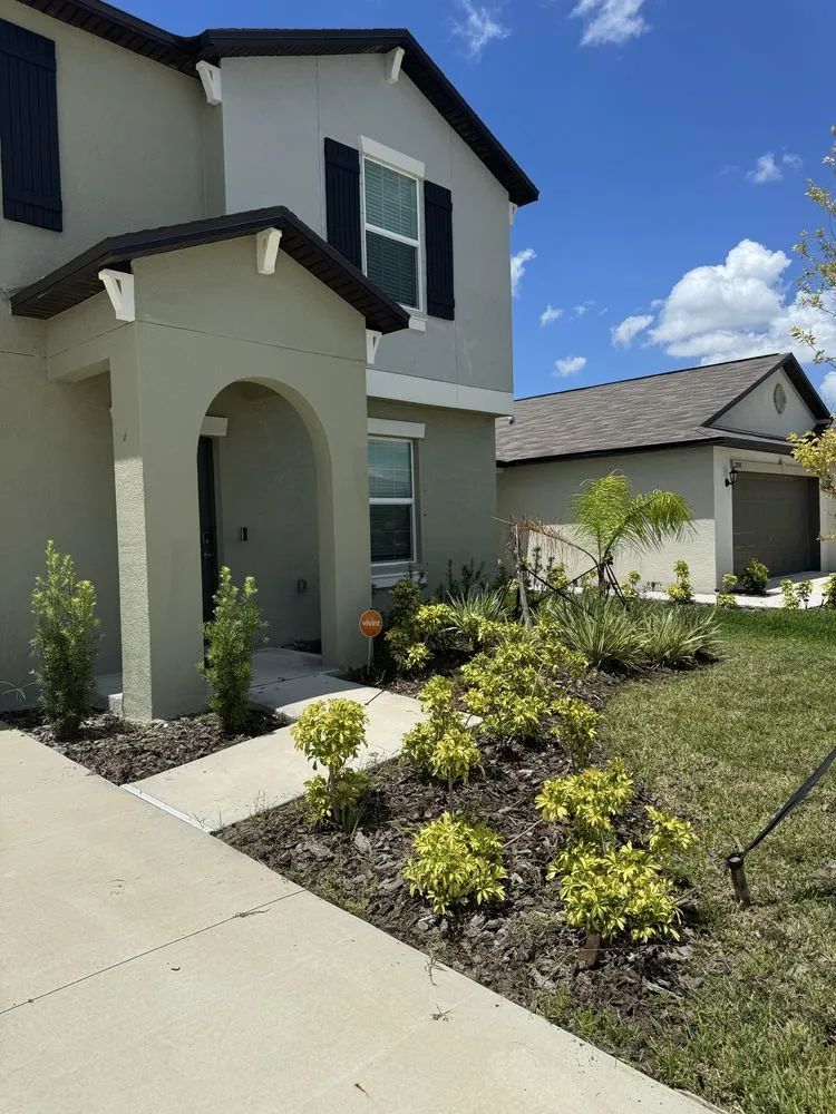 Reliable lawn care service experts serving Tampa Bay, FL - Blue Rock Landscape