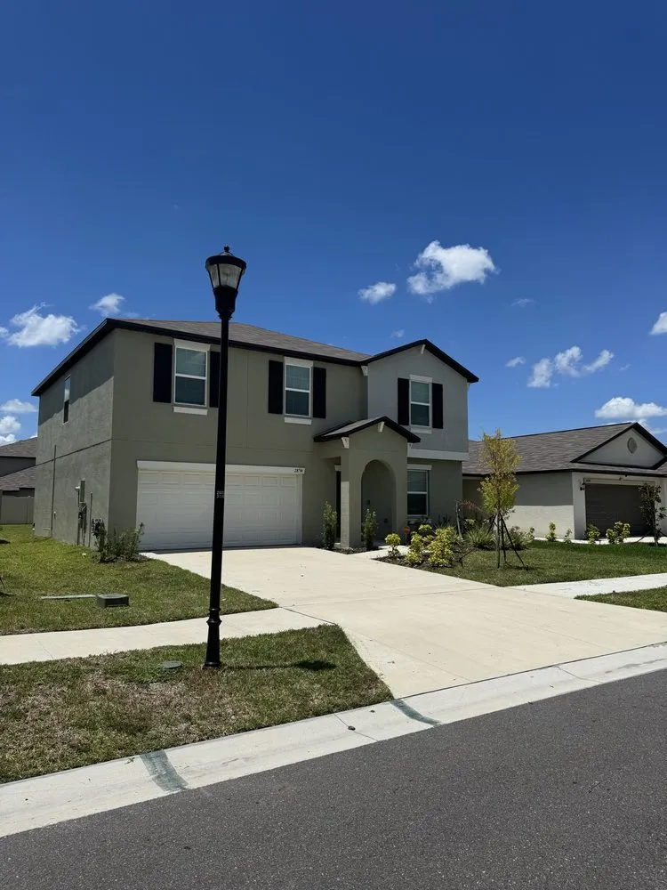 Custom yard cleanup service experts serving Tampa Bay, FL - Blue Rock Landscape