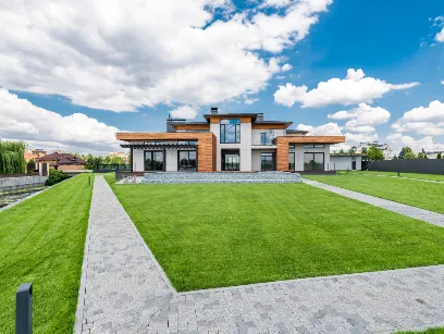 Top-rated yard cleanup service in Janesville, WI - Blue Sky Lawns