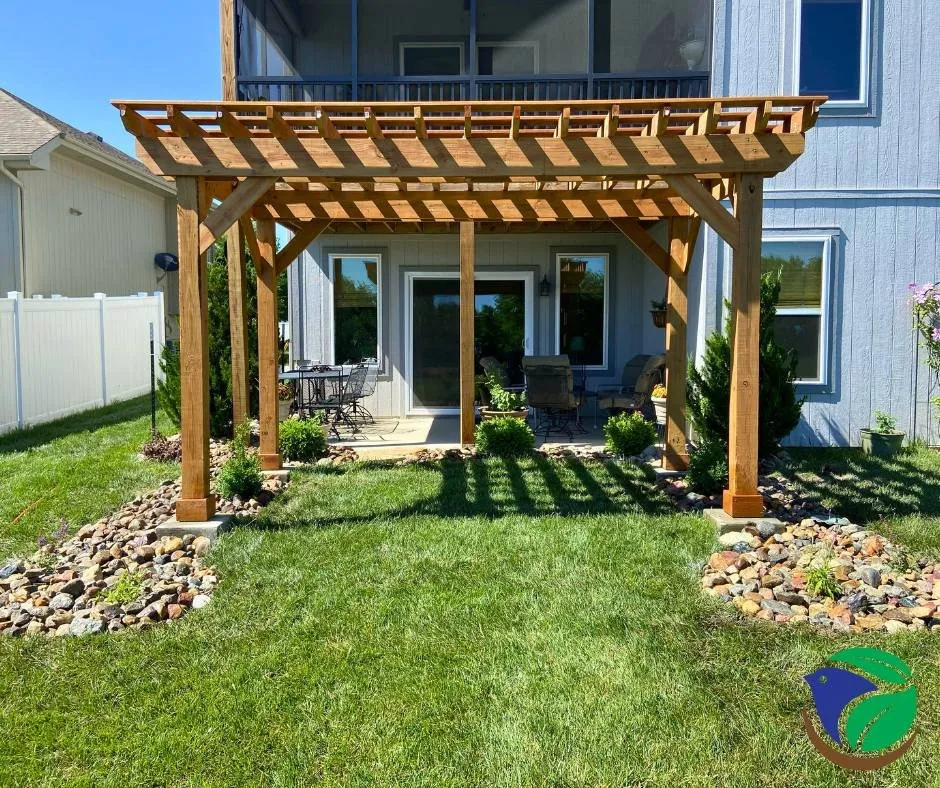 Professional garden landscaping experts serving Excelsior Springs, MO - Blue Sparrow Lawn & Landscape