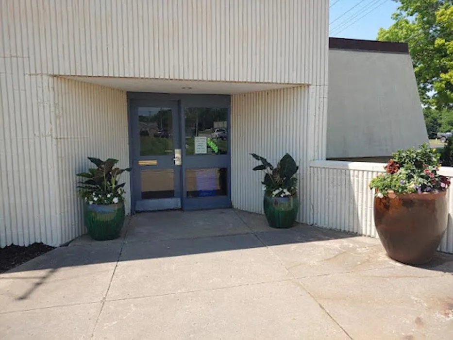 Local lawn care service experts serving Excelsior Springs, MO - Blue Sparrow Lawn & Landscape