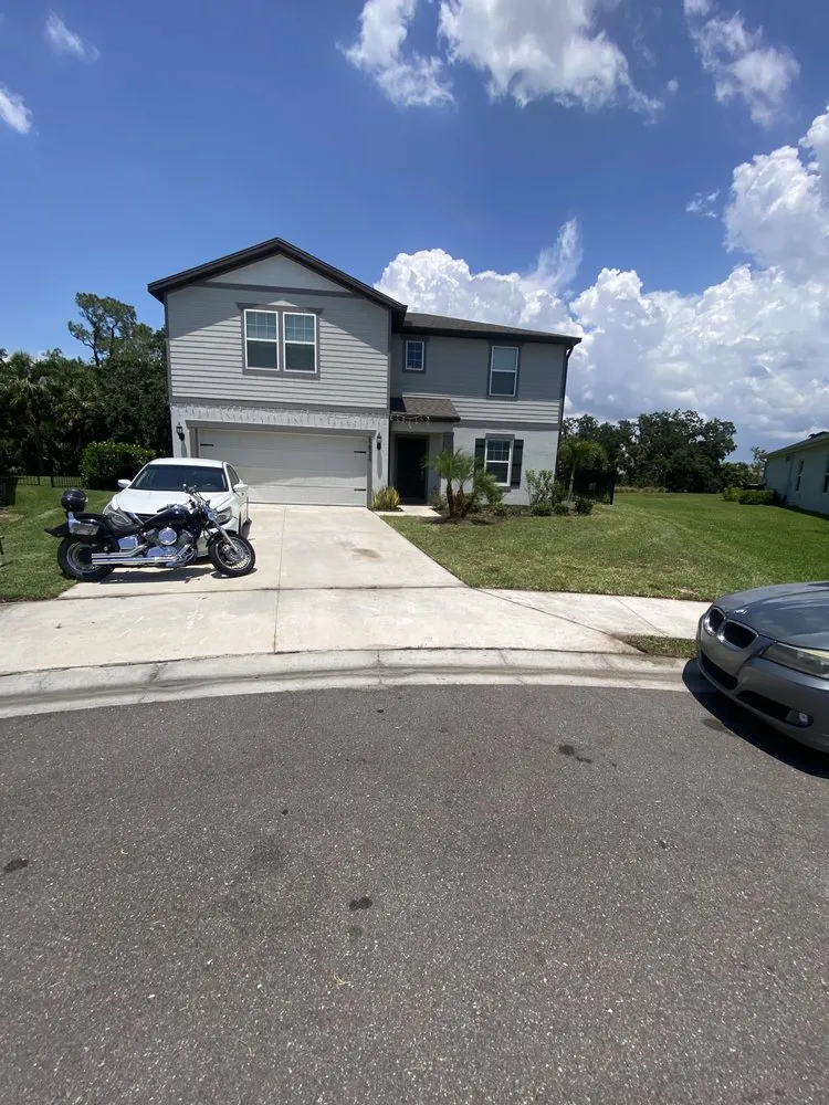 Expert garden landscaping in Bradenton, FL by Blue Stone Lawn Care