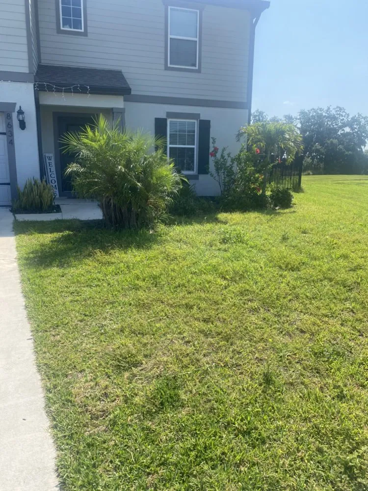 Affordable residential landscaping in Bradenton, FL by Blue Stone Lawn Care