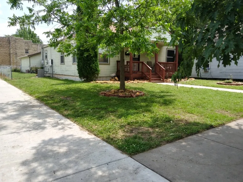 Reliable lawn care service experts serving Topeka, KS - Blue Valley Lawn & Tree Service